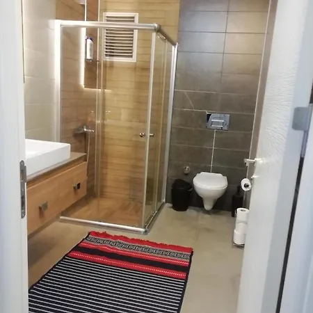 Apartment Sehir Merkezinde 1+1 Lueks Daire Kusadasi