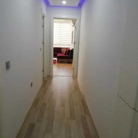 Lejlighed Sehir Merkezinde 1+1 Lueks Daire